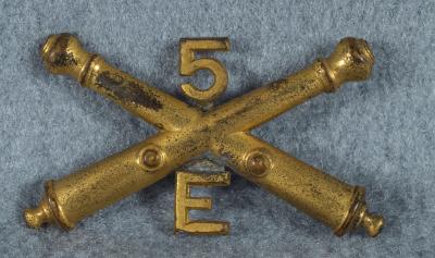 US 5th Artillery Co E Collar Insignia 