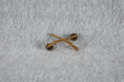 WWII Army Officer Infantry Pin Screwback