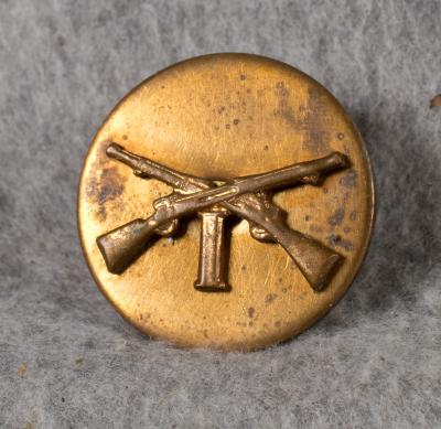 WWII Infantry I Collar Disk Screw Back