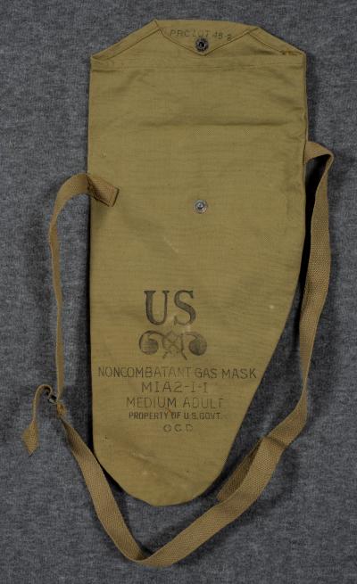 WWII US noncombatant Gas Mask Bag