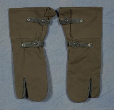 WWII German Gauntlets Trigger Mittens Gloves