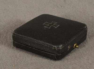 WWII Iron Cross 1st Class Badge Case