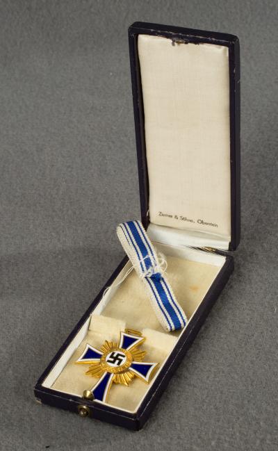 German Mothers Cross in Gold Cased