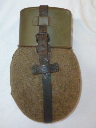 WWII M31 German Canteen