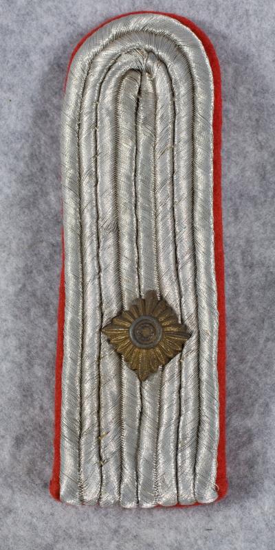 German Artillery 1st Lieutenant Shoulder Board