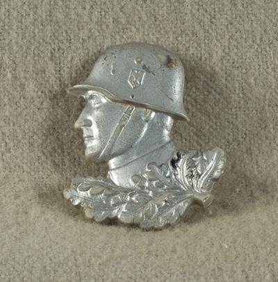 WWII WHW Donation German Soldier Tinnie 