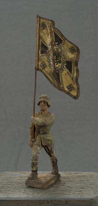 WWII German Flag Bearer Soldier Lineol